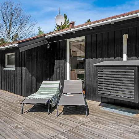 Beautiful In With 3 Bedrooms And Wifi *