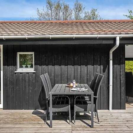 Beautiful In With 3 Bedrooms And Wifi *