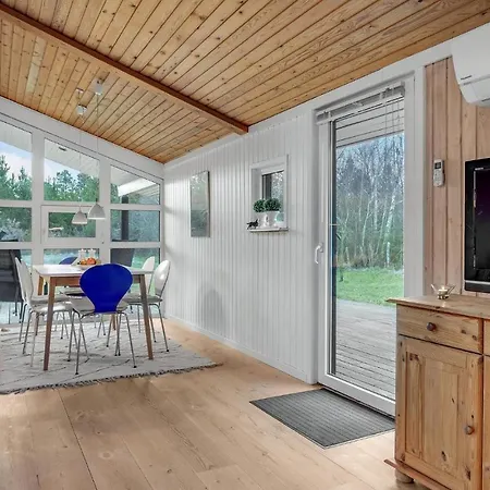 Beautiful In With 3 Bedrooms And Wifi *